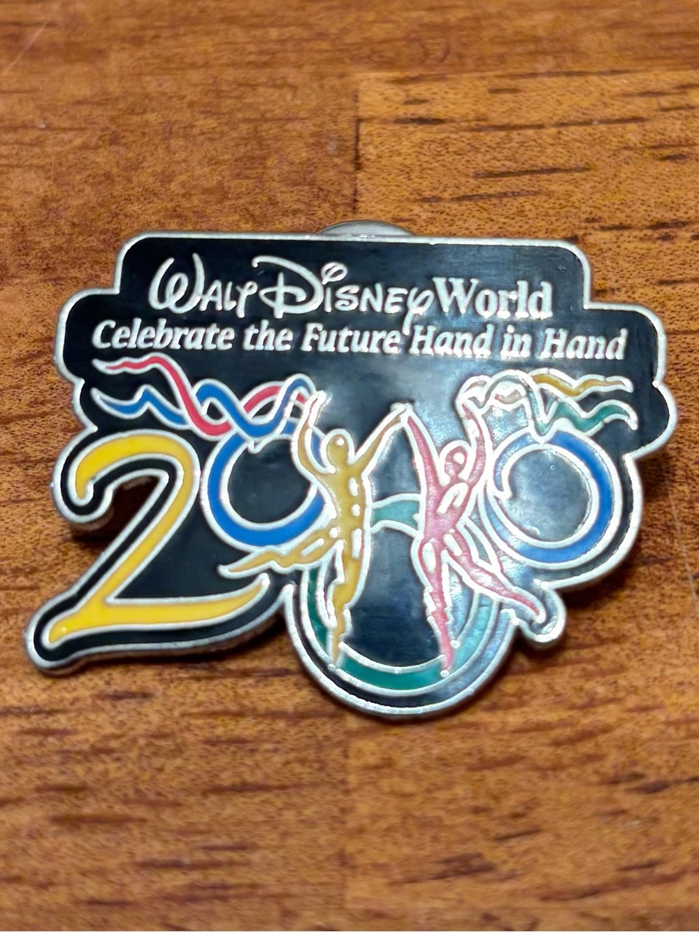 Walt Disney World 2000 Celebrate the Future Hand in Hand Souvenir Hat/Lapel Pin